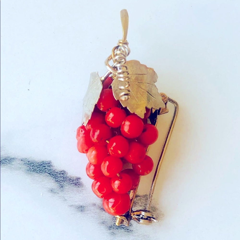 Antique Victorian Grape Brooch 🍇